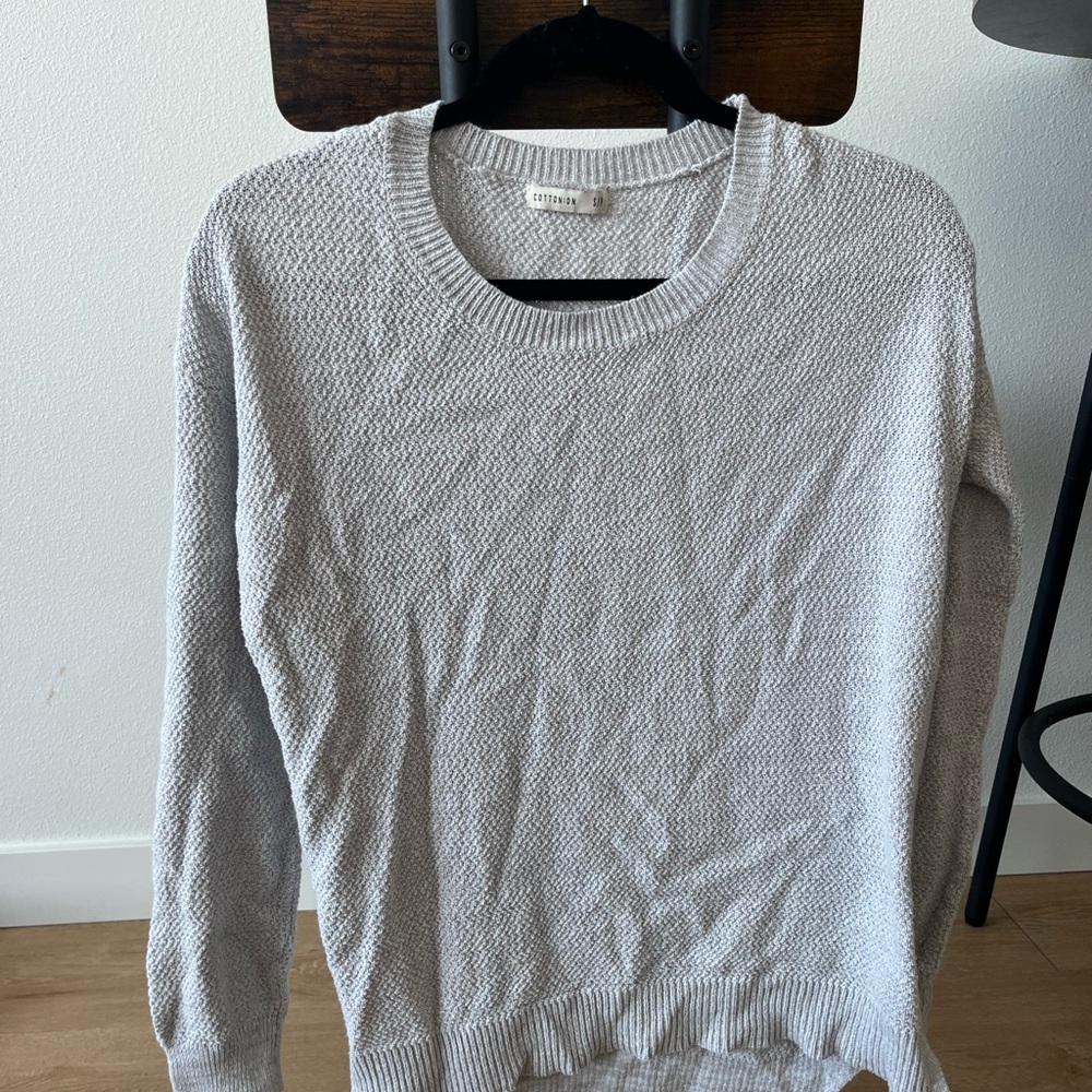 4 for $30! & free shipping - 

Gray Sweater